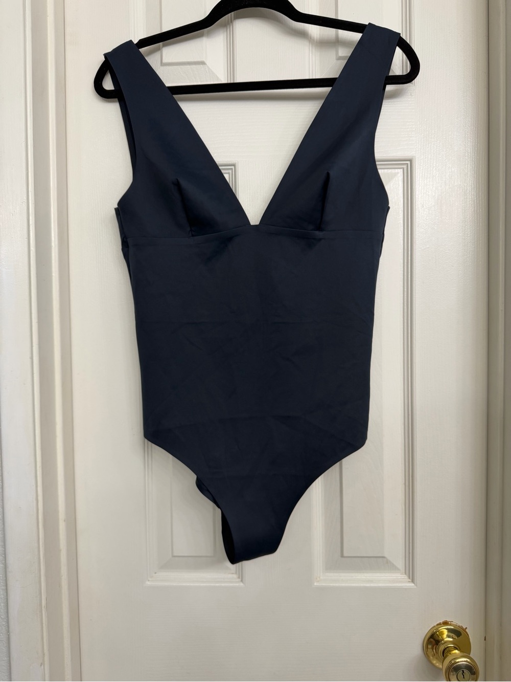 7110 COS Navy Solid V-Neck Sleeveless One-Piece Bodysuit Womens Size 8